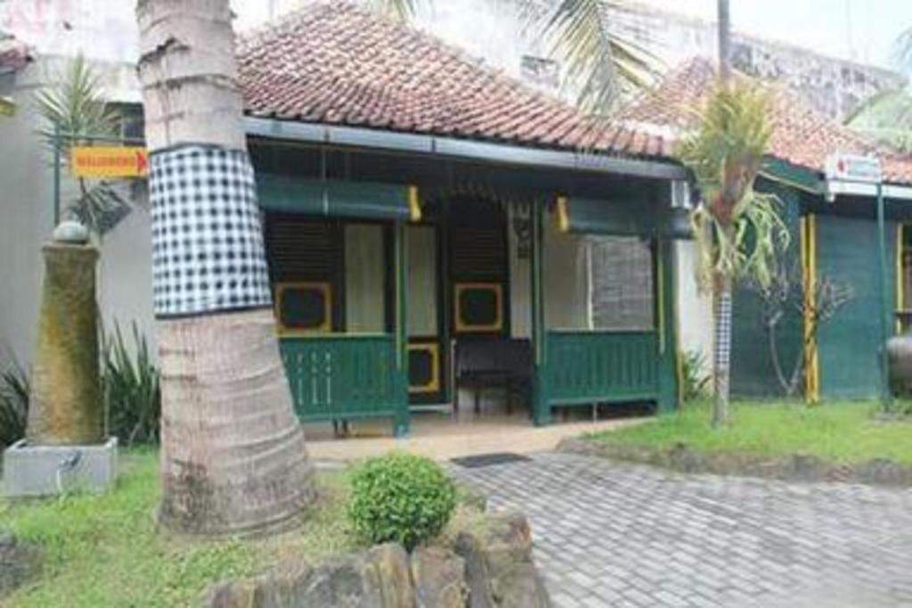 Hotel Batik Yogyakarta Exterior photo