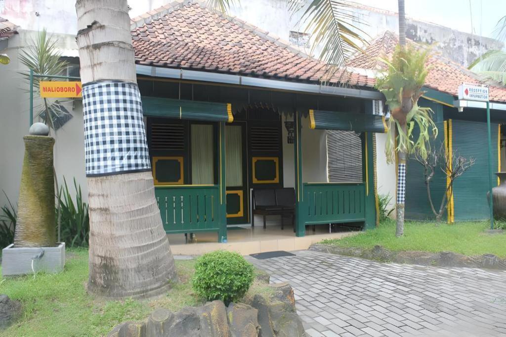 Hotel Batik Yogyakarta Exterior photo