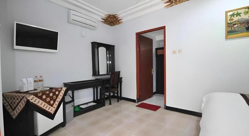 Hotel Batik Yogyakarta Exterior photo