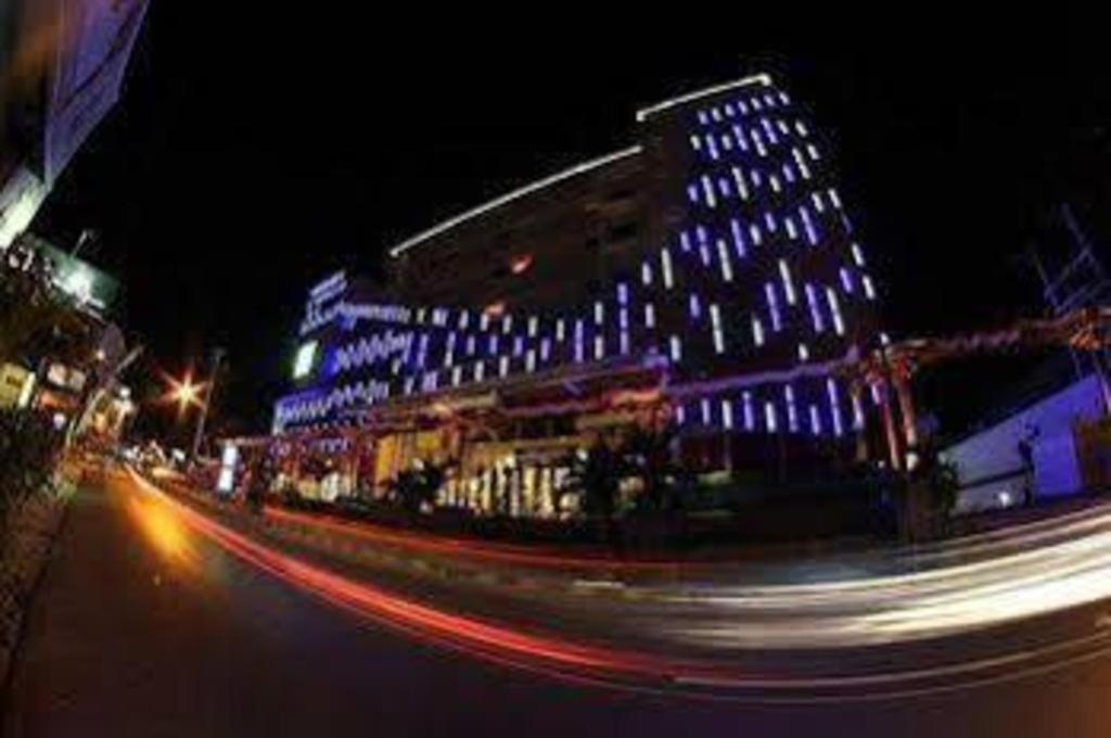 Hotel Batik Yogyakarta Exterior photo